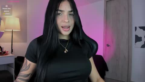 Snapshot of miaagomez chatting on 09/16/25, 07:37 Mia online show from 09/16/25, 07:37