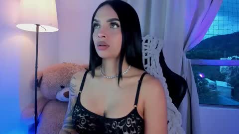 Snapshot of miaagomez chatting on 11/08/25, 10:30 Mia online show from 11/08/25, 10:30