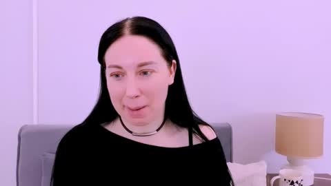 Mia online show from 04/15/26, 03:30