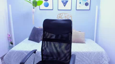 Snapshot of miaamane chatting on 01/03/25, 12:52 Mia online show from 01/03/25, 12:52