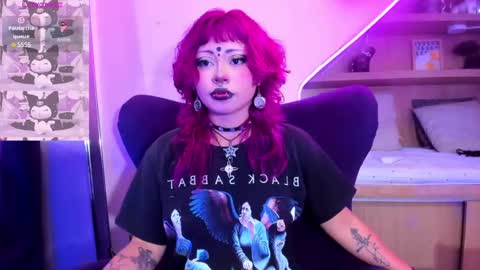 Snapshot of miaamane chatting on 02/13/25, 01:05 Mia online show from 02/13/25, 01:05