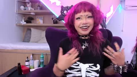 Snapshot of miaamane chatting on 02/28/25, 04:10 Mia online show from 02/28/25, 04:10