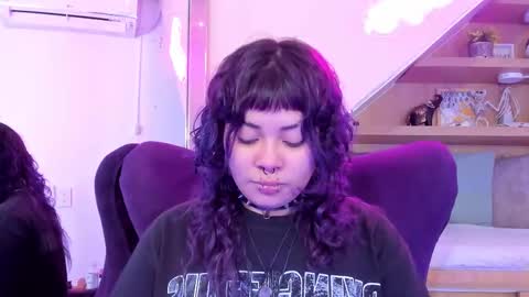 Snapshot of miaamane chatting on 10/22/25, 03:07 Mia online show from 10/22/25, 03:07