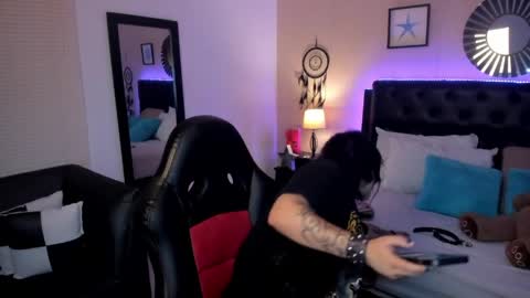 Mia online show from 04/20/26, 12:30