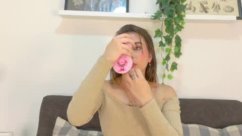 Snapshot of miaanderson__ chatting on 04/14/26, 12:11 miaanderson__ online show from 04/14/26, 12:11