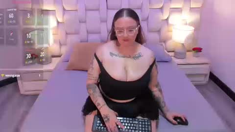 mia red hair molly short hair online show from 09/27/25, 04:12