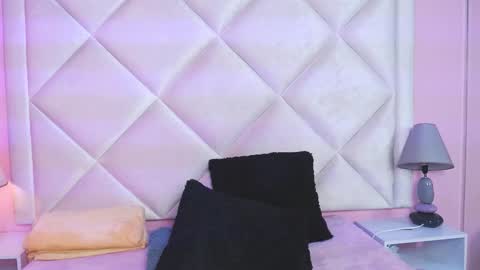 Alexandra online show from 11/08/25, 03:34