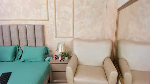 Miaasummer online show from 02/06/26, 11:35