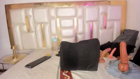 Snapshot of miaaxxx_ chatting on 11/07/25, 03:06 Mia online show from 11/07/25, 03:06