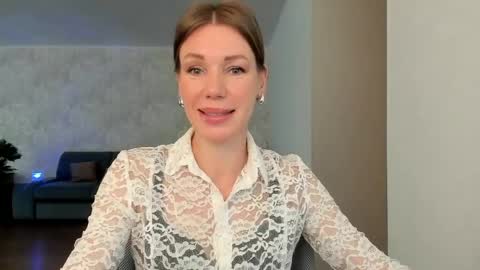 Mia online show from 05/06/26, 04:30