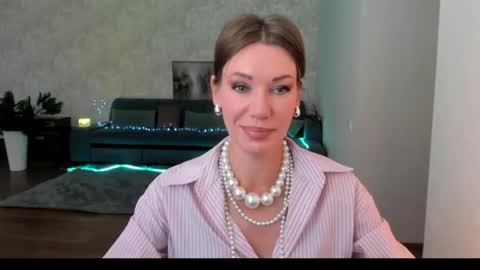 Mia online show from 06/05/26, 04:30