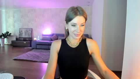 Mia online show from 06/25/26, 05:12
