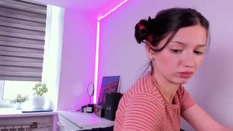 mia online show from 07/10/26, 03:58