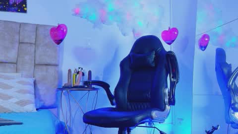 miablumm_ online show from 03/04/26, 11:49