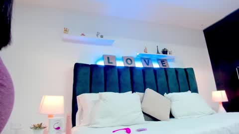 Snapshot of miabrunette23 chatting on 12/15/24, 03:56 MIA online show from 12/15/24, 03:56