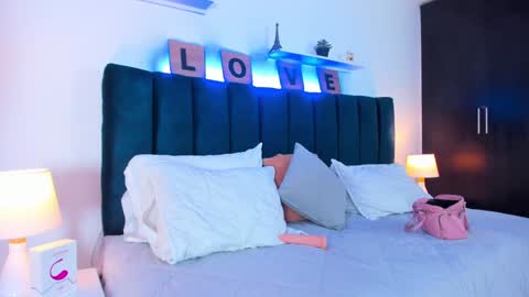 Snapshot of miabrunette23 chatting on 01/21/25, 02:22 MIA online show from 01/21/25, 02:22