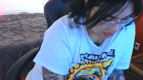 Mia online show from 12/24/24, 04:22