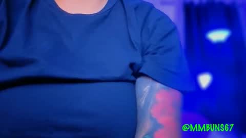 Mia online show from 10/25/25, 02:19