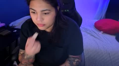 Snapshot of miacanela_xo chatting on 02/10/26, 02:15 Mia online show from 02/10/26, 02:15