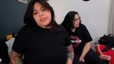 Snapshot of miacanela_xo chatting on 02/28/26, 03:18 Mia online show from 02/28/26, 03:18