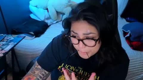 Mia online show from 05/13/26, 12:08