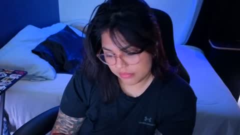 Snapshot of miacanela_xo chatting on 07/17/26, 01:45 Mia online show from 07/17/26, 01:45