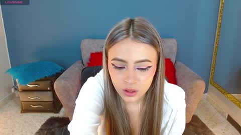 Snapshot of miacarperrlux chatting on 01/20/25, 01:18 MiaCarper online show from 01/20/25, 01:18