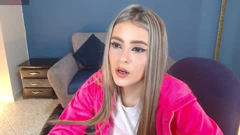 Snapshot of miacarperrlux chatting on 02/03/25, 11:58 MiaCarper online show from 02/03/25, 11:58