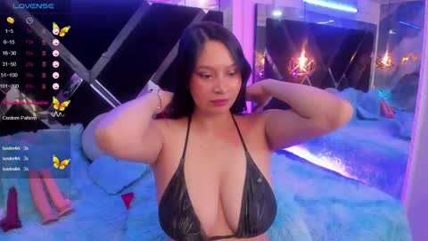 Mia online show from 09/16/25, 01:39