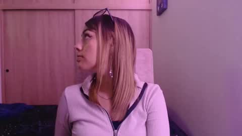 Miia  online show from 03/04/26, 02:06