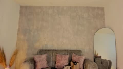 miacooper online show from 02/21/25, 12:28