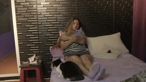 Mia online show from 01/26/25, 04:51