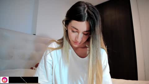 Snapshot of miaduval chatting on 12/04/24, 12:52 Mia online show from 12/04/24, 12:52