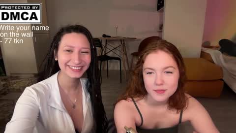 Mia online show from 04/05/26, 11:13