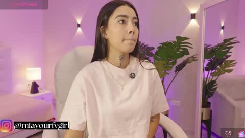 Mia Gomez online show from 10/20/25, 12:27