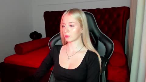 Mia online show from 10/06/25, 05:21