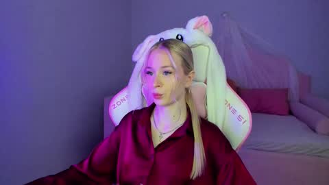 Mia online show from 10/09/25, 05:22