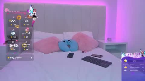 Mia online show from 05/19/26, 05:30