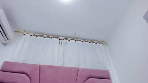 miajhonsonx online show from 04/22/26, 02:29