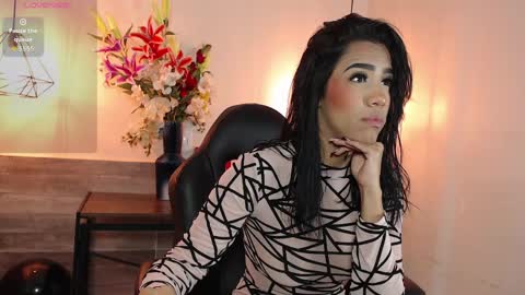 Snapshot of miakarsson chatting on 03/29/26, 12:05 Mia online show from 03/29/26, 12:05