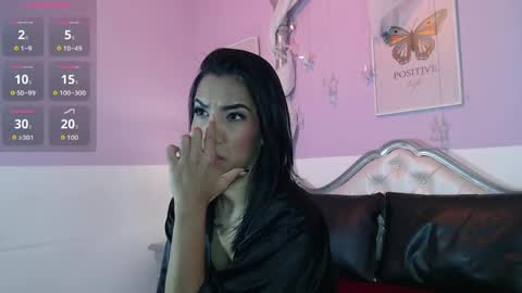 Mia online show from 05/10/26, 11:59