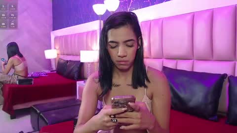 Mia online show from 05/11/26, 11:49