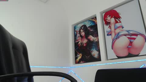 Mia online show from 05/14/26, 07:09