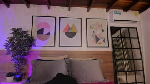 Mia  online show from 04/11/26, 03:55