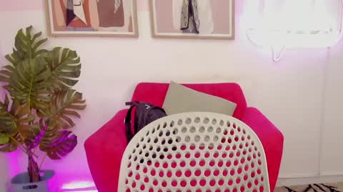 Mia Khalifa online show from 01/09/26, 04:15