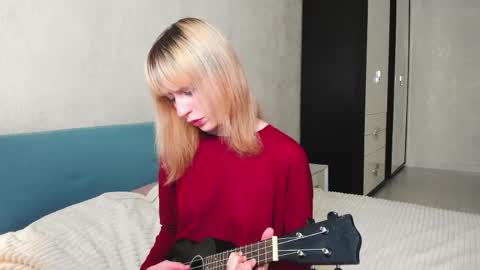 miakimiko online show from 04/15/26, 08:54