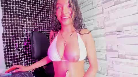 miakirshner_ online show from 02/02/25, 04:11