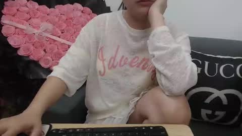 Mia online show from 10/26/25, 03:34