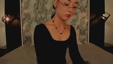 Mia Larouse online show from 03/24/26, 08:25