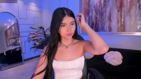 Call me Mia  online show from 12/16/25, 07:30